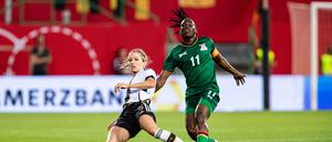 Sambias Barbra Banda sorgte für die Führung ihres Teams und war für die deutschen Spielerinnen insgesamt kaum zu stoppen im letzten Testspiel vor der WM.