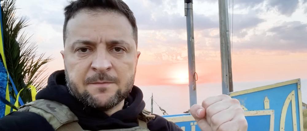 Der ukrainische Präsident Wolodymyr Selenskyj besuchte am 8. Juli 2023 die Schlangeninsel (Zmiinyi Island) in der Region Odessa. 