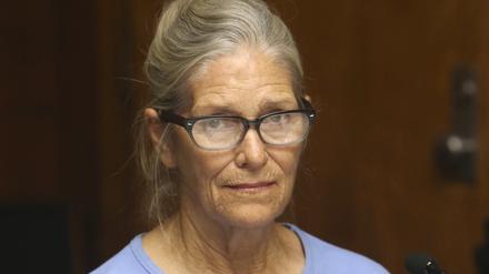 Leslie Van Houten bei ihrer Bewährungsanhörung in der California Institution for Women. 