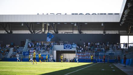 Fans von Hertha BSC während des Testspiels zwischen den BSC Young Boys und Hertha BSC am 08.07.2023 in Biel, Schweiz.