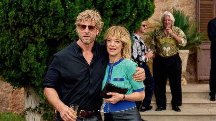 Wollen sich auf Mallorca ihren Traum von Freiheit erkämpfen: Matti (Henning Baum) und Sylvie Adler (Heike Makatsch).