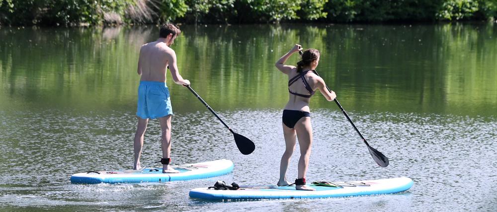 Stand-up-Paddling erfreut sich dank günstiger Bretter großer Beliebtheit.