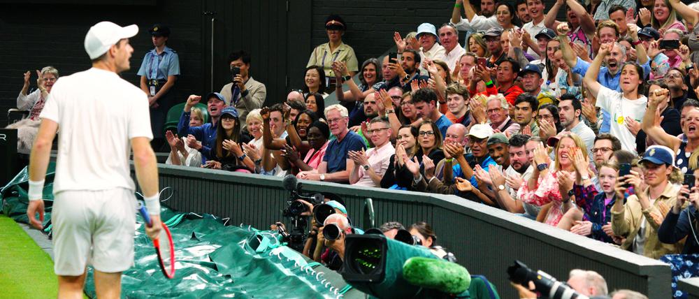Das Publikum in Wimbledon macht nicht nur gute Stimmung.