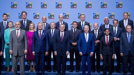 Das sogenannte Familienfoto – die Staats- und Regierungschefs der Nato sprachen der Ukraine noch keine Einladung aus.