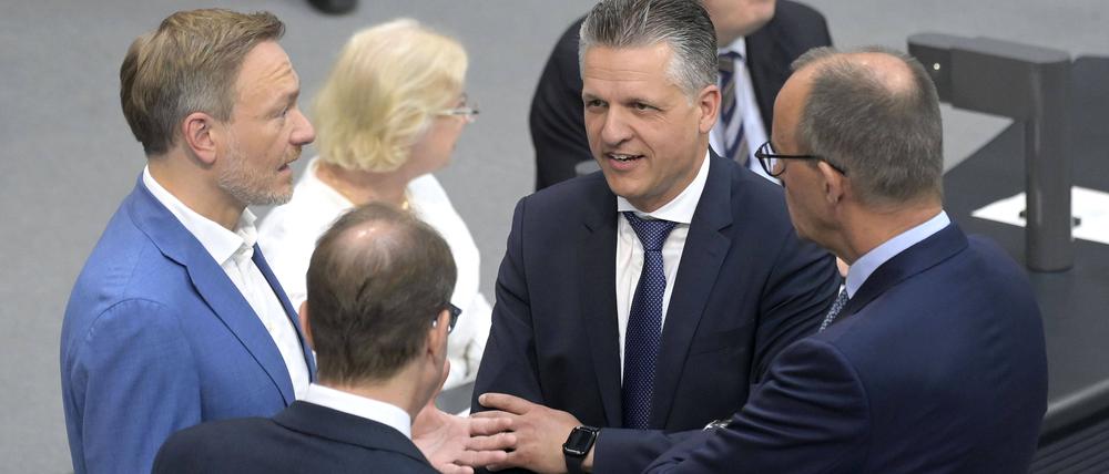 Thorsten Frei, Erster Parlamentarische Geschäftsführer der Unions-Bundestagsfraktion (2.v.r.)