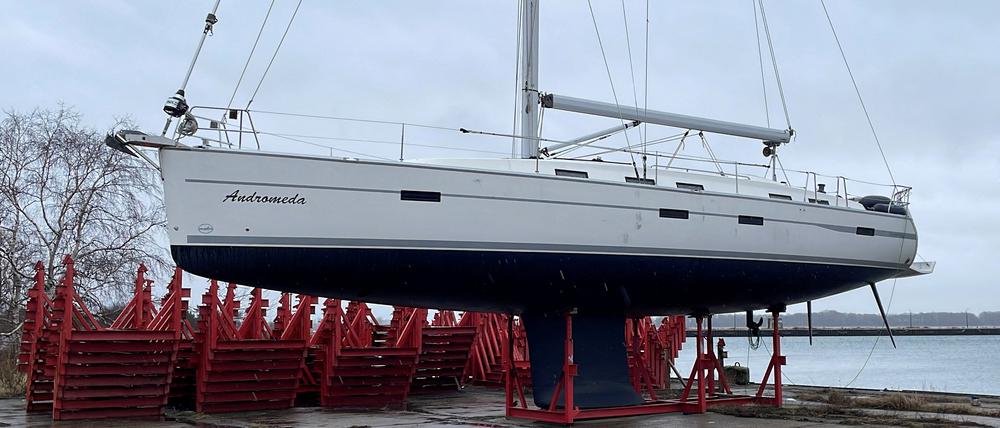 FILE PHOTO: The 50-feet-long charter yacht "Andromeda", which German prosecutors had searched believed to be used for the blasts of the Baltic Sea pipelines Nord Stream 1 and Nord Stream 2 is seen in a dry dock in Dranske at Ruegen island, Germany, March 14, 2023. REUTERS/Oliver Denzer/File Photo