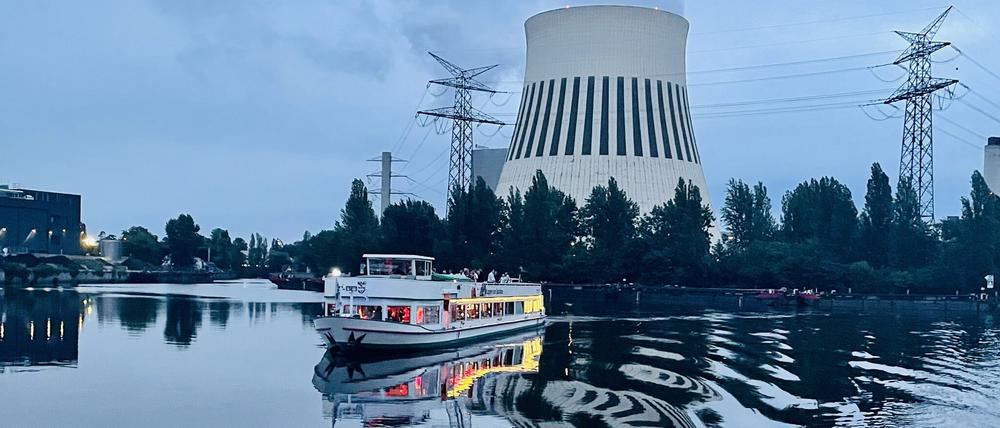 Damper vor dem Kraftwerk