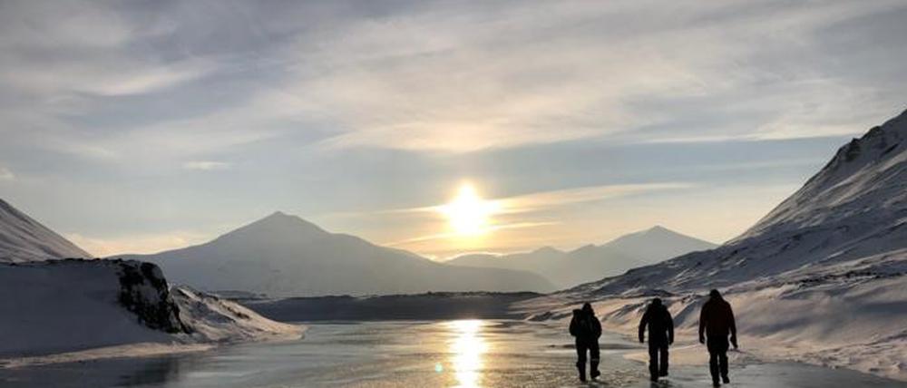Wenn die Gletscher zu tauen beginnen, werden unterirdische Grundwasserquellen freigelegt, die auch das Treibhausgas Methan freisetzen können.
