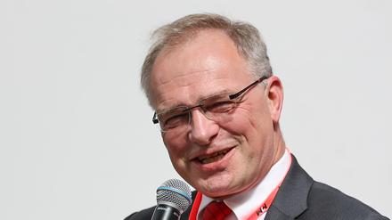 Stefan Raue, Intendant des Deutschlandradios, warnt vor drastischen Einsparungen beim Hörfunk.