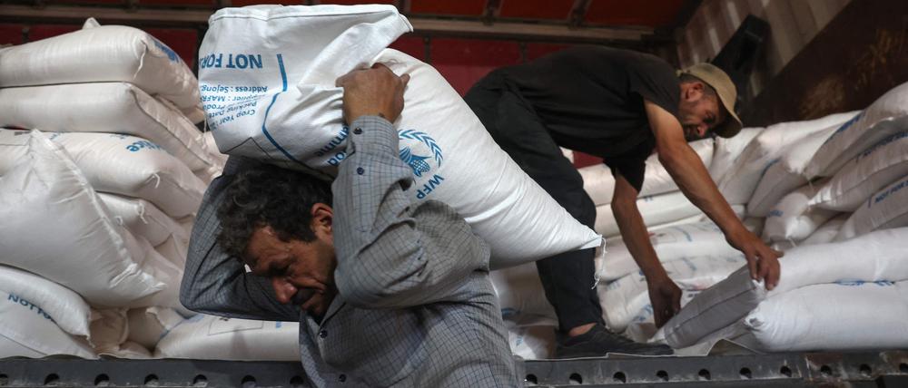 Über den Grenzübergang Bab al Hawa werden die Hilfsgüter in den Nordwesten Syriens gebracht. Nun ist das vorerst nicht mehr möglich.