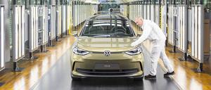 Das Basismodell des ID.3 wurde von Volkswagen kürzlich wieder eingeführt. Ob das Fahrzeug aber langfristig konkurrieren kann, bleibt offen. 