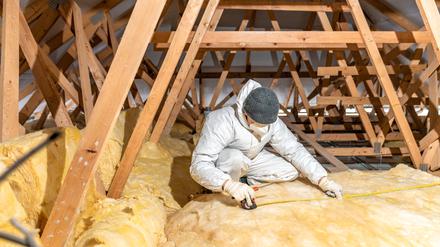 insulation of the roof and ceiling with glass wool