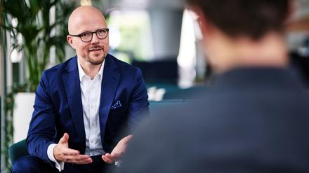 Sebastian Stietzel, der Präsident der Berliner Industrie- und Handelskammer (IHK Berlin), im Gespräch im Juli 2023.