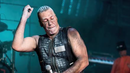 Rammstein-Frontmann Till Lindemann in Aktion.