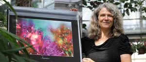 Kunstfotografin Antje Schulz stellt im Botanischen Garten in Potsdam aus.