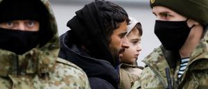 Das Migrantenaufkommen an der polnisch-belarussischen Grenze nimmt zu.