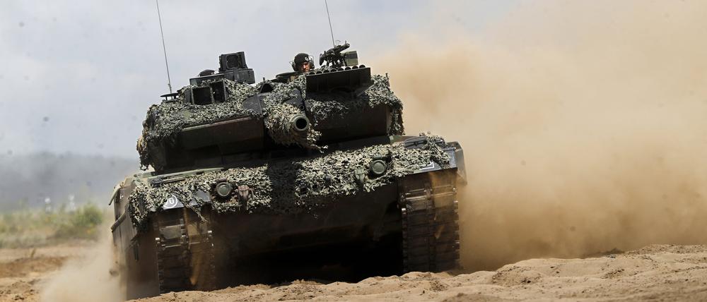 Waffensysteme vom Typ Leopard 2A5 und Leopard 2A6 sollen nun in Deutschland repariert werden und voraussichtlich auch in Litauen (Symbolbild).