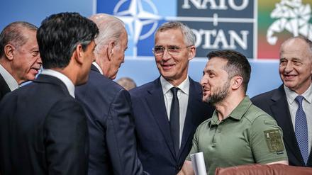Der ukrainische Präsident Wolodymyr Selenskyj ist zufrieden mit den Gipfel-Ergebnissen.