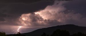 Ein Gewitter in Hessen (Archivbild)
