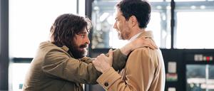 Luca (Lino Guanciale, l.) und Stefano (Fausto Sciarappa) streiten sich wegen Sylvie.