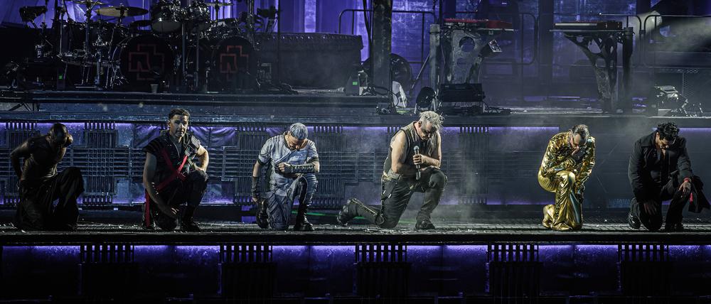 Rammstein live in Odense, Dänemark.