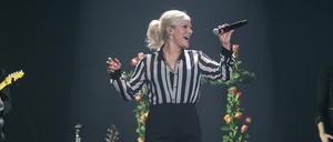 Ina Müller 2014 bei einem Konzert in Hamburg. 