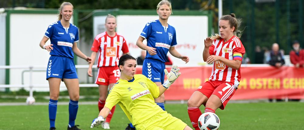 Unter neuer Fahne. Die früheren Fußballerinnen von Hertha 03 Zehlendorf (hier Torhüterin Marie Ulrich in Aktion) gehen künftig für Hertha BSC an den Start.