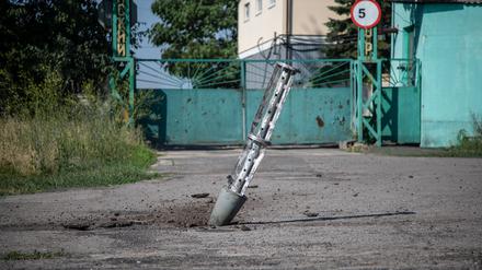 July 7, 2023, The US plans to send Ukraine a cluster munitions package to help in its counteroffensive against Russia. FILE IMAGE SHOT ON: July 3, 2022, Slaviansk, Slaviansk, Ukraine: A cluster bomb carrier on the outskirts of town. Six people were killed in Sloviansk on Sunday by heavy shelling from Russians rocket lounchers, local officials said. The attack was the worst shelling to hit the city recently. Slaviansk Ukraine - ZUMAb136 20220703_zap_b136_036 Copyright: xMichalxBurzax