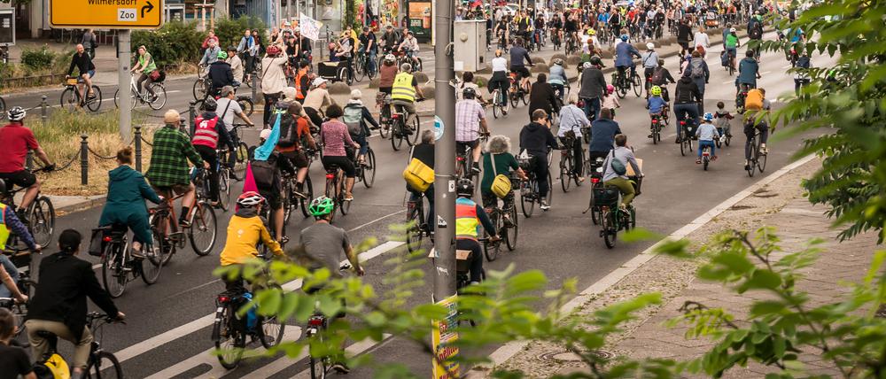 Demo gegen den Stopp des Radwegeausbaues, Hauptstrasse, Grunewaldstrasse, 30.6.2023