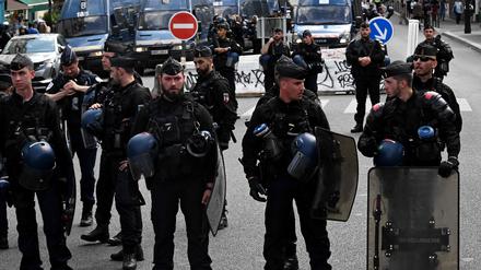 Aus Sorge vor Ausschreitungen sind landesweit 130.000 Polizisten im Einsatz (Archivbild).