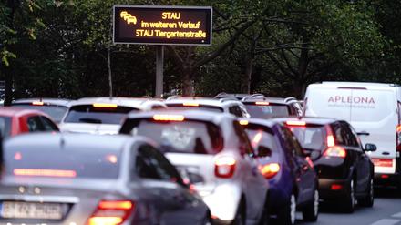 Stau in der Stadt – 82.488 Stunden lang im vergangenen Jahr. Das waren nicht ganz so viele Stau-Stunden wie 2021. 