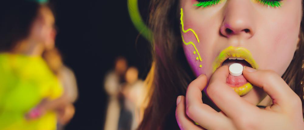 Statt zu Aufputschmitteln wie Ecstasy greifen Jugendliche immer häufiger zu Beruhigungsmitteln. Süchtig machen auch diese Substanzen.
