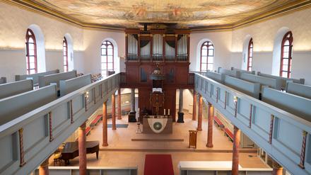 Der Innenraum einer evangelischen Kirche. Symbolbild