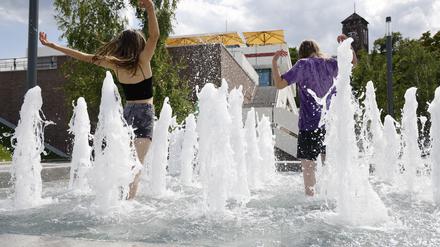 Ein neuer kühler Ort in Potsdam: Der Wasserspielplatz vor dem Museum Minsk.
