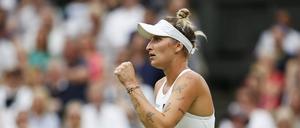 Marketa Vondrousova setzte sich in zwei Sätzen gegen Ons Jabeur durch.