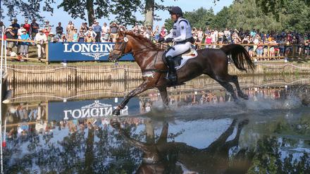 Beim EM-Einsatz 2019: Nadine Marzahl auf Valentine, die nun eingeschläfert werden musste.