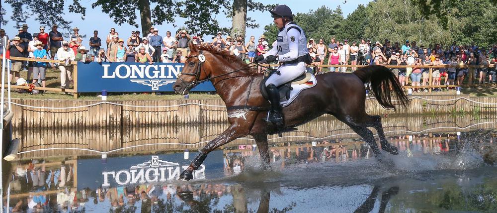 Beim EM-Einsatz 2019: Nadine Marzahl auf Valentine, die nun eingeschläfert werden musste.