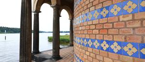 Arkaden der Heilandskirche Sacrow am Jungfernsee in Potsdam.