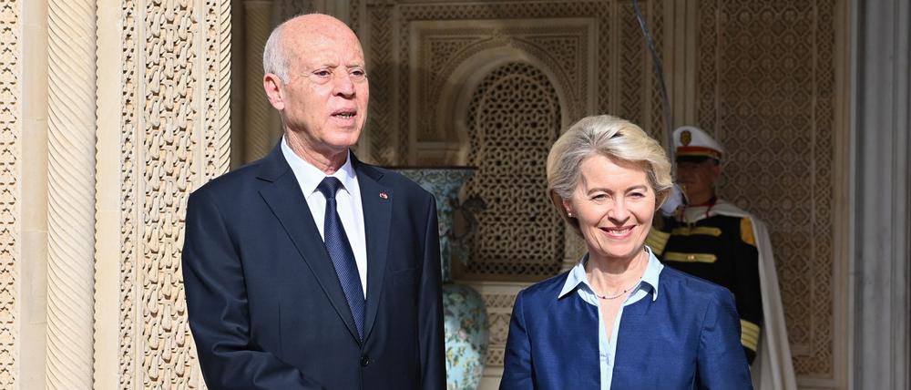 EU-Kommissionspräsidentin Ursula von der Leyen mit dem tunesischen Präsidenten Kais Saied in Tunis.