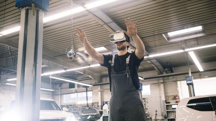 In der Industrie werden Produktionsprozesse zunehmend digitalisiert.