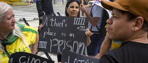 Gegen das geplante Freihandelsabkommen. Demonstranten aus lateinamerikanischen Ländern in Brüssel
