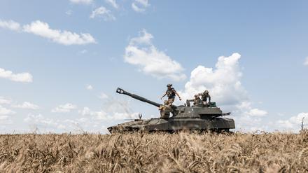 DONETSK OBLAST, UKRAINE - JULY 15: Ukrainian soldiers of the 72nd Brigade at their artillery position 2s1, in the direction of Vuhledar, Donetsk Oblast, Ukraine on July 15, 2023. Diego Herrera Carcedo / Anadolu Agency
ukraine0717 ukraine0717
