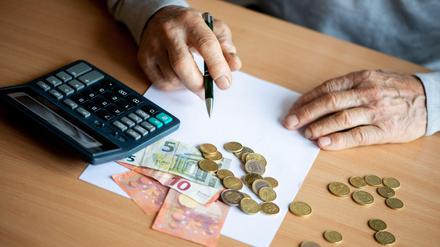 Der Grundrentenzuschlag bleibt steuerfrei. In vielen Fällen muss das nun nachträglich geändert werden.