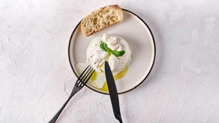 Burrata mit Ciabatta und Olivenöl.