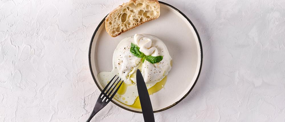 Burrata mit Ciabatta und Olivenöl.