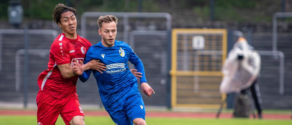 Shinji Yamada (l.) stand schon in der vergangenen Saison beim Berliner AK unter Vertrag und wird auch in der kommenden Spielzeit dessen Trikot tragen.