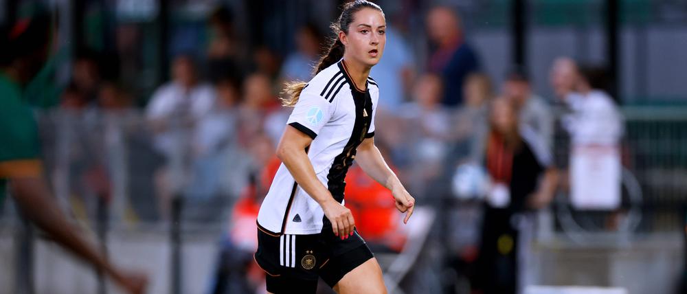 Sara Däbritz im Spiel Deutschland - Sambia am 07.07. 2023 in Fürth
