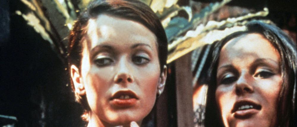 Die 2012 verstorbene Sylvia Kristel (l.) 1974 als „ Emmanuelle“.