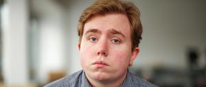 Seit der Autor Fabian Wolff zugab, keine jüdische Familiengeschichte zu haben, wird er aus der jüdischen Community schwer kritisiert.
