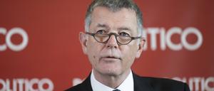 Richard Moore ruft Russen zum Spionieren auf.